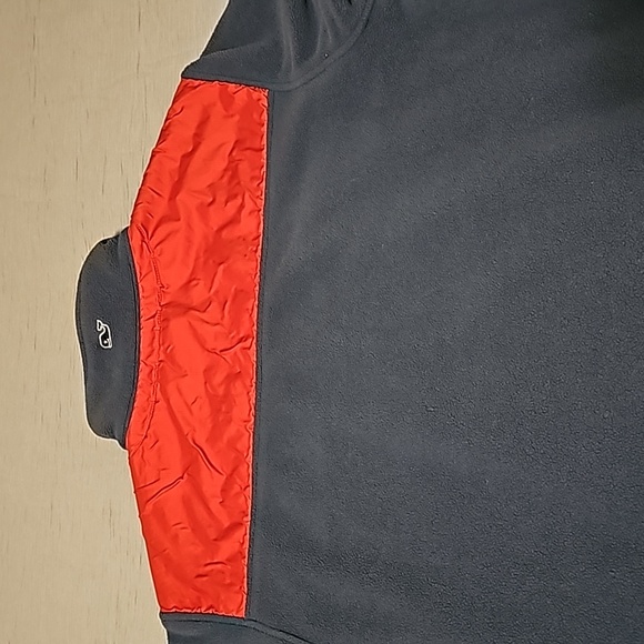 Vineyard Vines 1/4 Zip - Picture 5 of 5